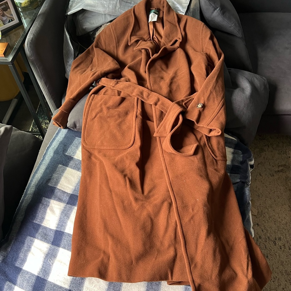 Long camel brown trench coat, tie front - Picture 2 of 4